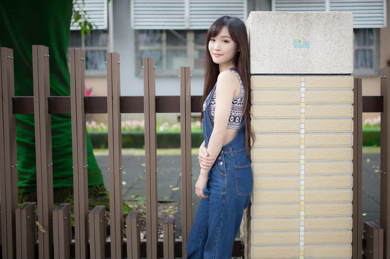 背带裤的夏日，可爱小女生4