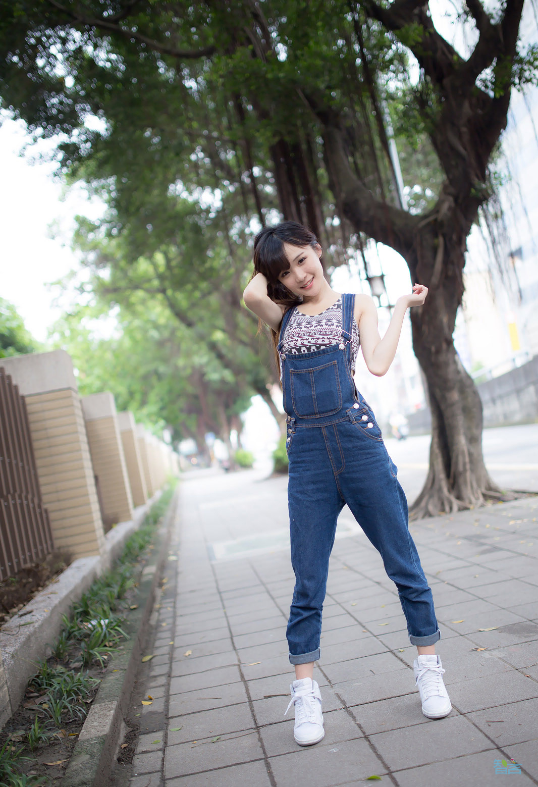背带裤的夏日，可爱小女生5