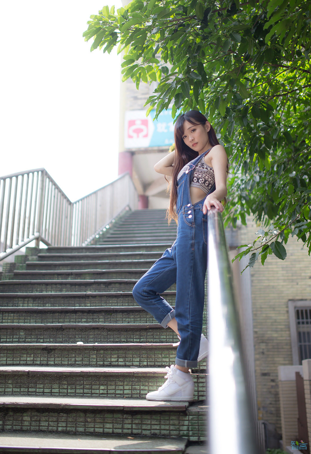 背带裤的夏日，可爱小女生6