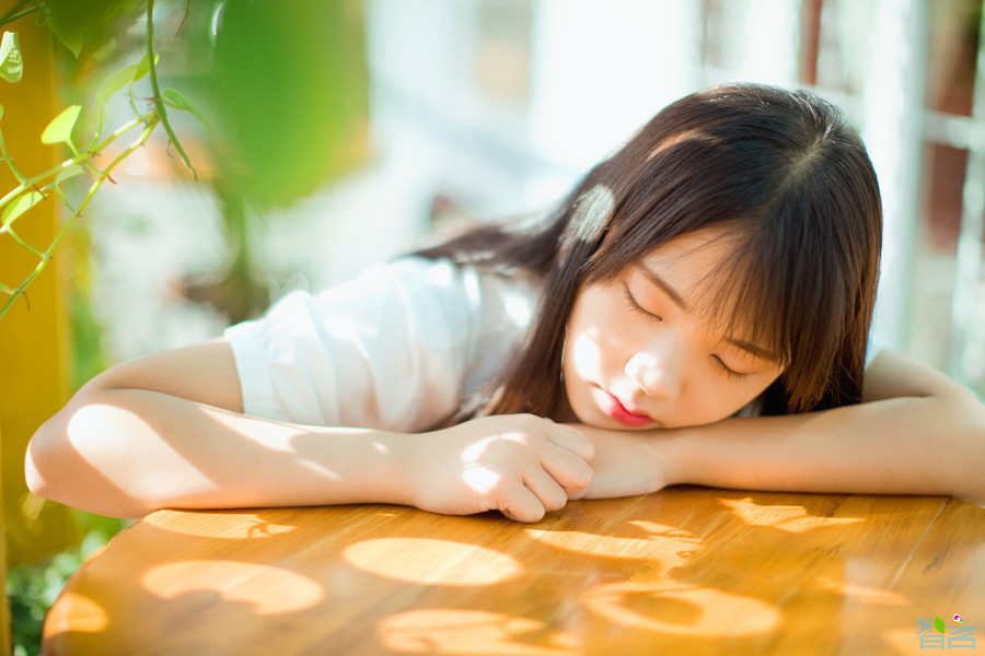 萌美少女的午后阳光4
